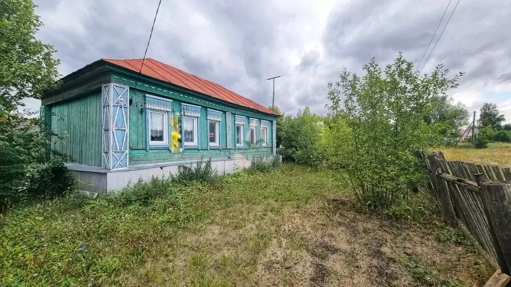 Дом в Саратовская область, Базарно-Карабулакский район, Свободинское ... - Фото 0