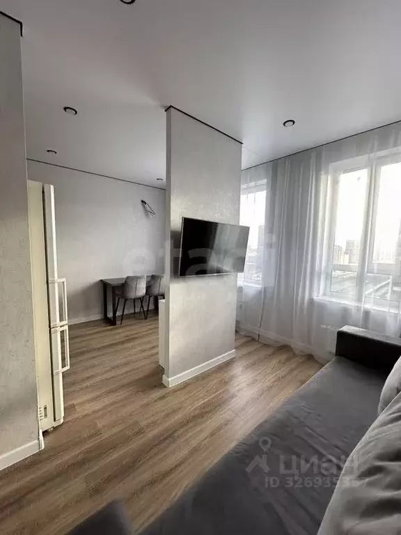 Студия Тюменская область, Тюмень ул. Фармана Салманова, 17 (25.0 м) - Фото 1