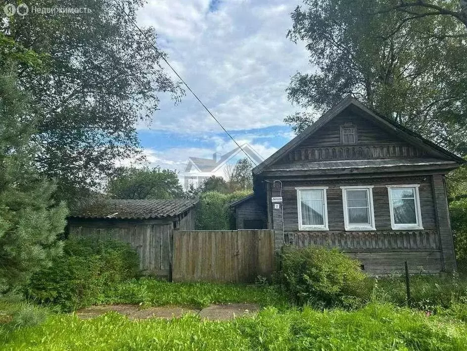 Дом в Новгородская область, рабочий посёлок Крестцы, улица Гоголя, 2 ... - Фото 1