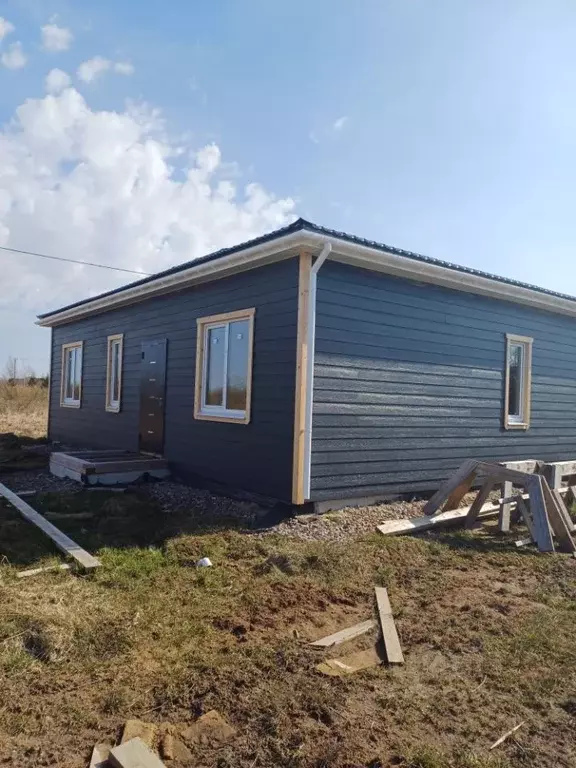 Дом в Новгородская область, Новгородский район, Ракомское с/пос, д. ... - Фото 1