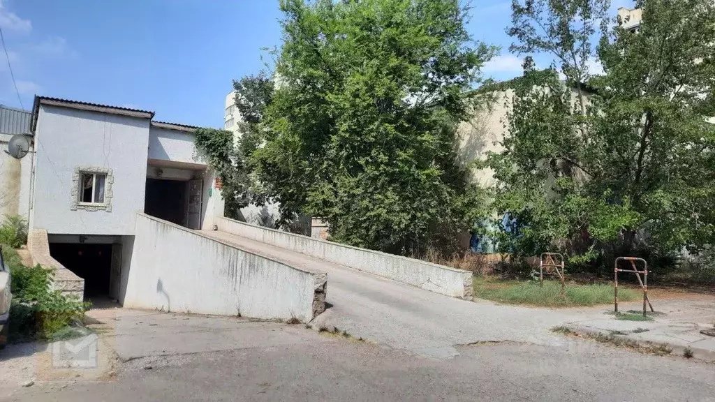 Гараж в Крым, Евпатория ул. Демышева, 121Б (18 м) - Фото 0