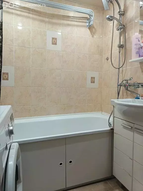 3-комнатная квартира: Курск, проспект Хрущёва, 29 (73.4 м) - Фото 0