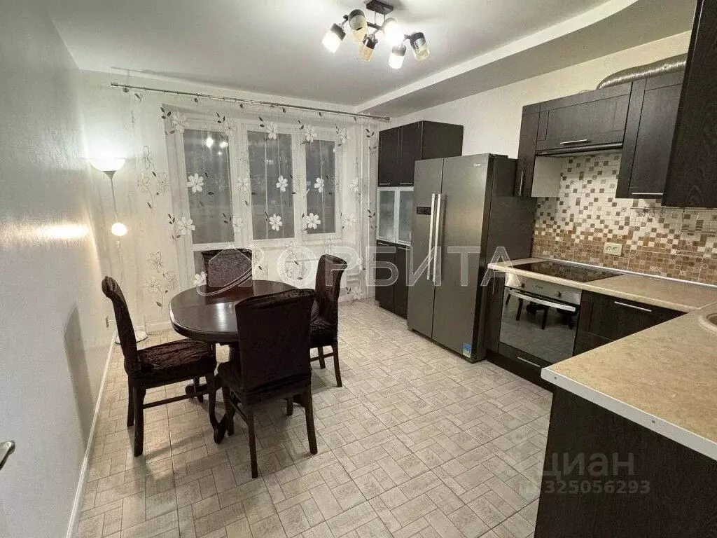 3-к кв. Тюменская область, Тюмень ул. Федюнинского, 60к2 (92.4 м) - Фото 2