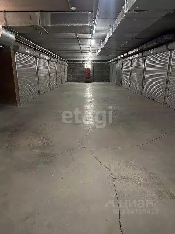 Гараж в Свердловская область, Екатеринбург ул. Белинского, 137 (17 м) - Фото 1