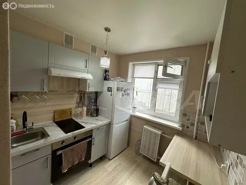 2-комнатная квартира: Тюмень, улица Пермякова, 2А (45 м) - Фото 2