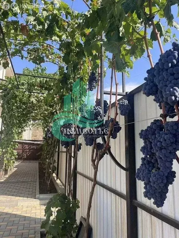 Дом в Морское, улица Идрисова (400 м) - Фото 1