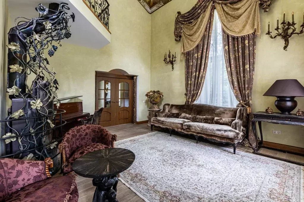 Дом в Московская область, Одинцовский городской округ, с. Жаворонки, ... - Фото 1