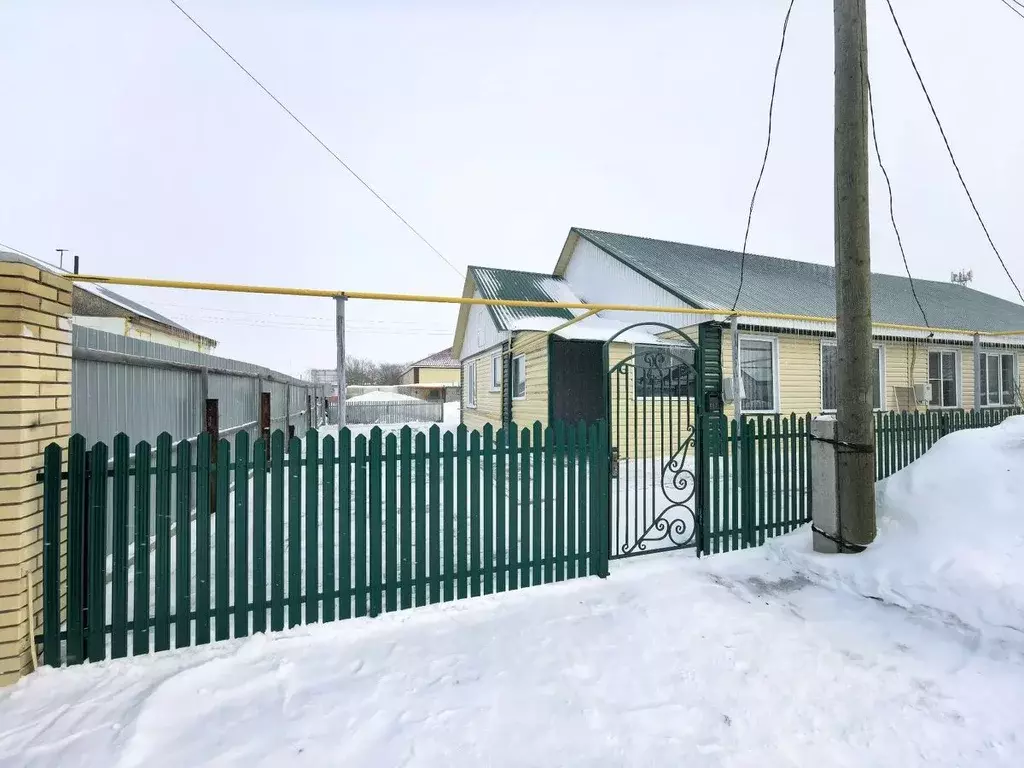 3-к кв. Омская область, Павлоградка рп ул. Мира, 15 (64.9 м) - Фото 1