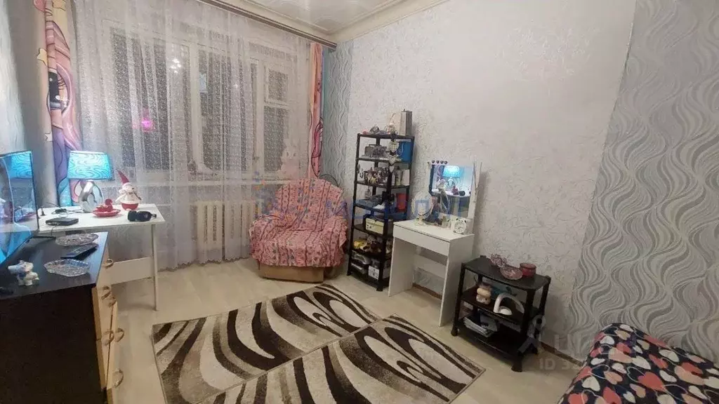 Комната Нижегородская область, Нижний Новгород ул. Движенцев, 18 (27.3 ... - Фото 1