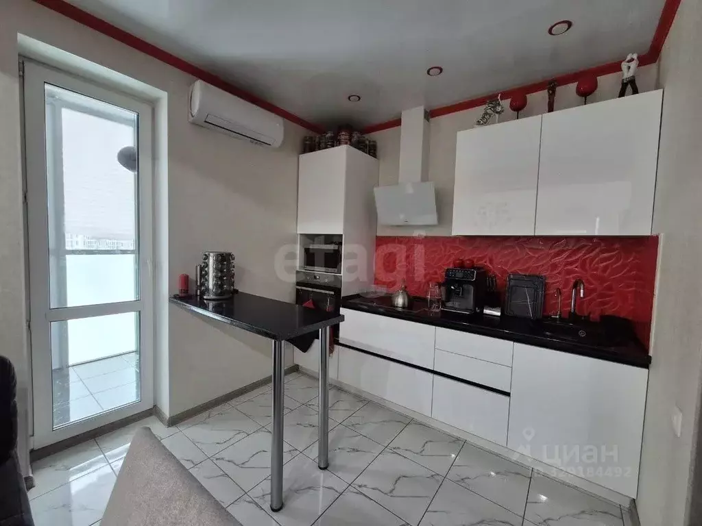 3-к кв. Татарстан, Казань ул. Азата Аббасова, 11 (81.3 м) - Фото 1
