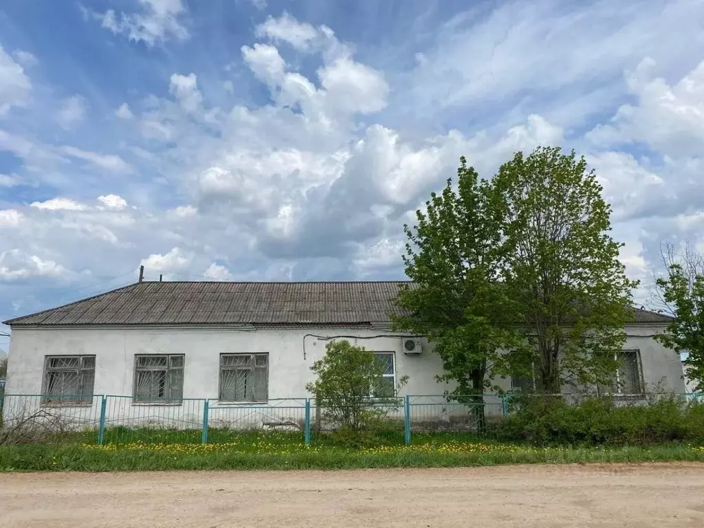 Помещение свободного назначения в Удмуртия, Якшур-Бодьинский район, с. ... - Фото 0