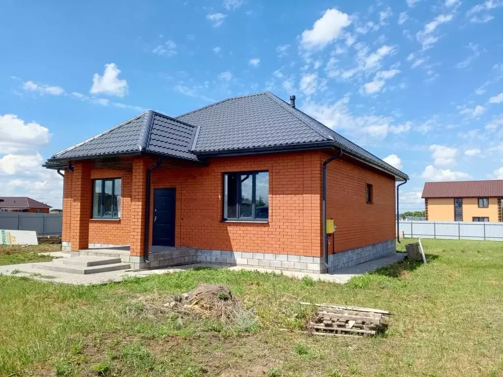 Дом в Белгородская область, Строитель Яковлевский городской округ, ул. ... - Фото 1