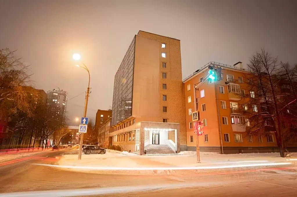 Офис в Свердловская область, Екатеринбург ул. Братьев Быковых, 28 (26 ... - Фото 1