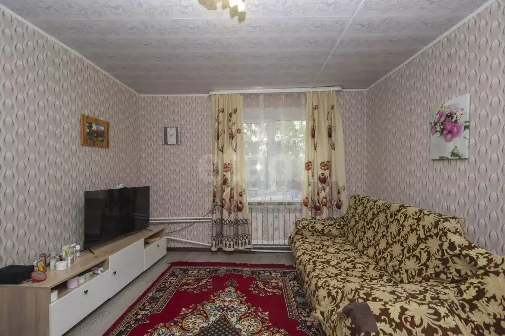 Дом в Омская область, Азовский Немецкий Национальный район, д. Круч ... - Фото 1