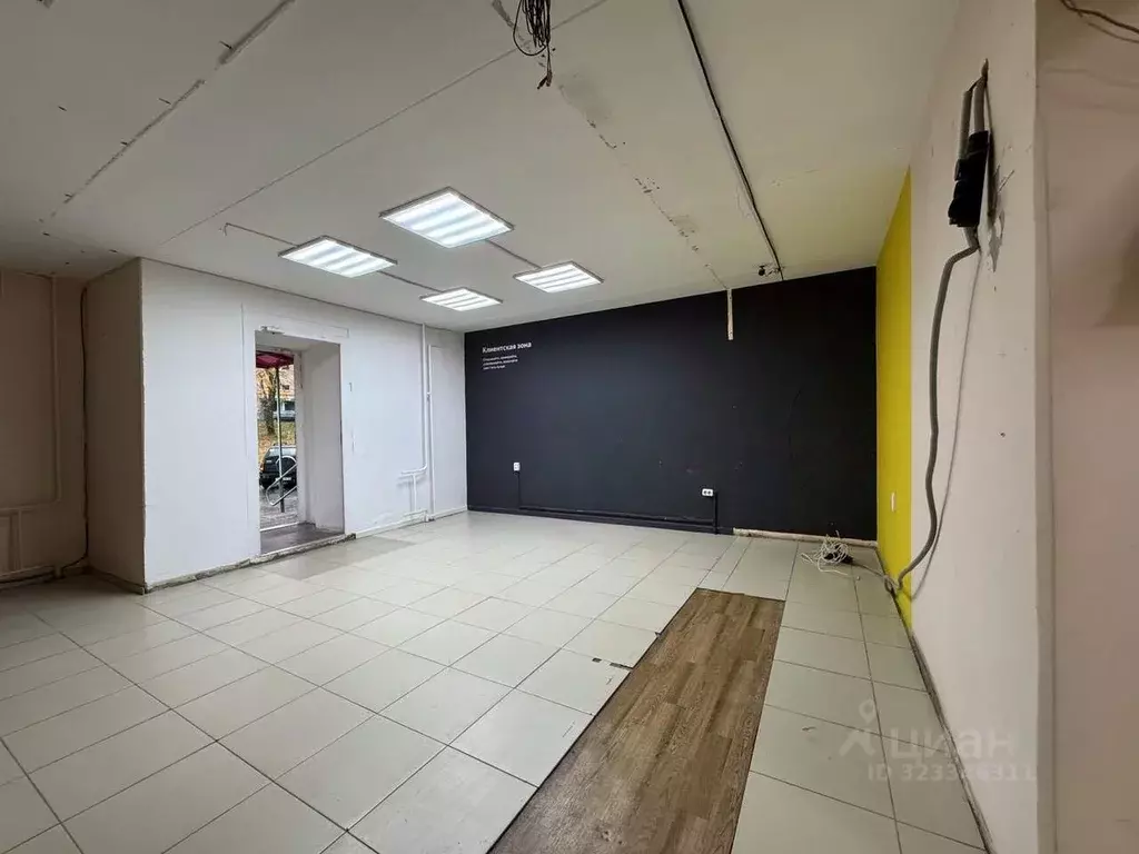 Помещение свободного назначения в Чувашия, Чебоксары просп. Максима ... - Фото 1