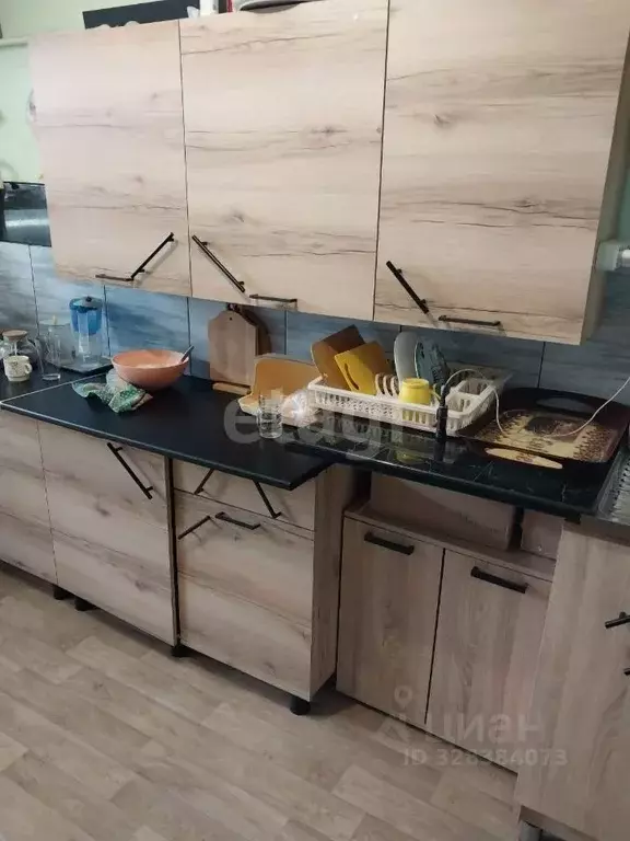 3-к кв. Крым, Черноморское пгт ул. Евпаторийская, 14 (64.7 м) - Фото 2