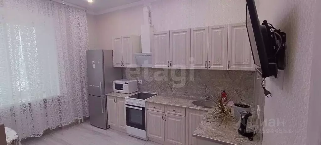 1-к кв. Тюменская область, Тюмень 6-й мкр, ул. Валерии Гнаровской, ... - Фото 1