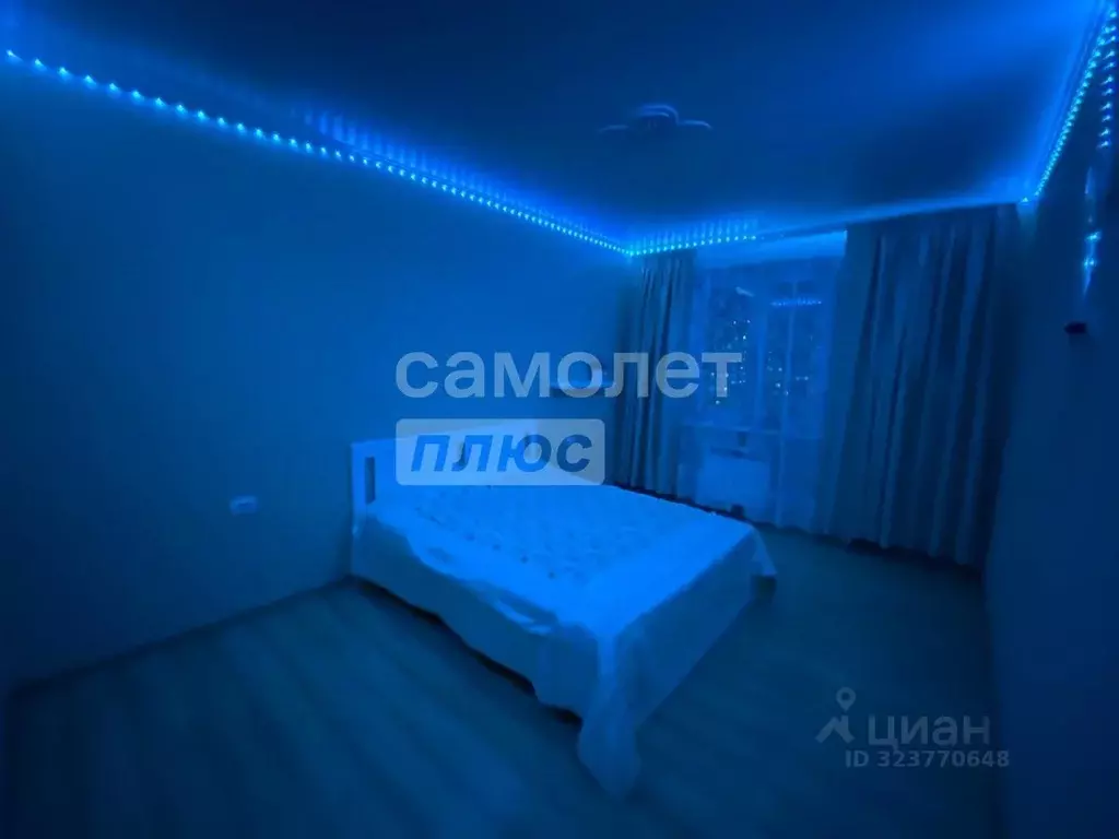 2-к кв. Омская область, Омск просп. Комарова, 11 (58.8 м) - Фото 2