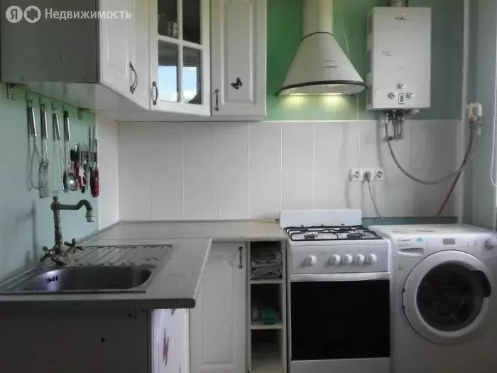 2-комнатная квартира: посёлок городского типа Мирный, проспект Мира, 4 ... - Фото 1