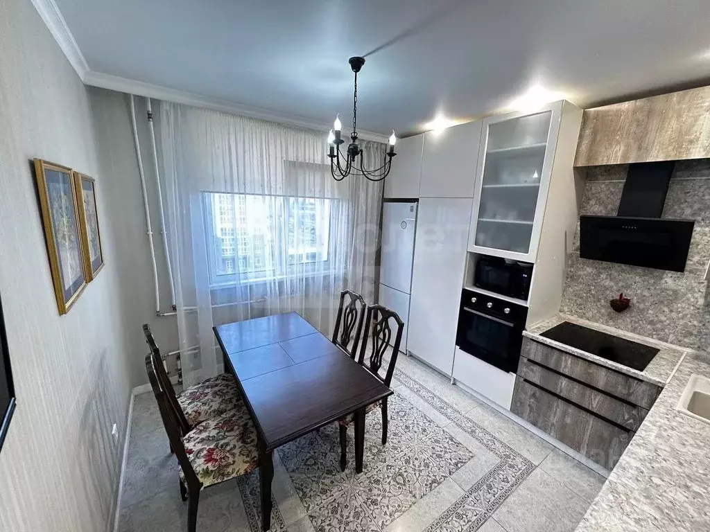 3-к кв. Оренбургская область, Оренбург Уральская ул., 2/14 (79.4 м) - Фото 1