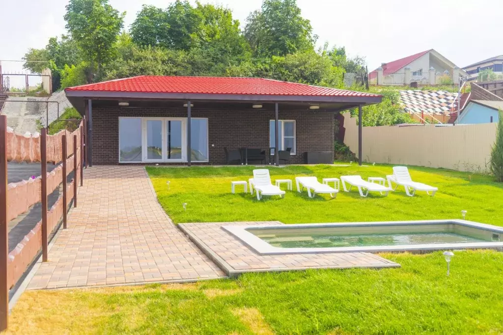 Дом в Саратовская область, с. Усть-Курдюм ул. Первомайская, 31 (71 м) - Фото 1
