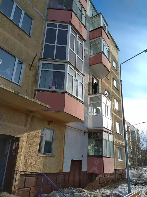2-к кв. Ямало-Ненецкий АО, Новый Уренгой ул. Геологоразведчиков, 12А ... - Фото 0