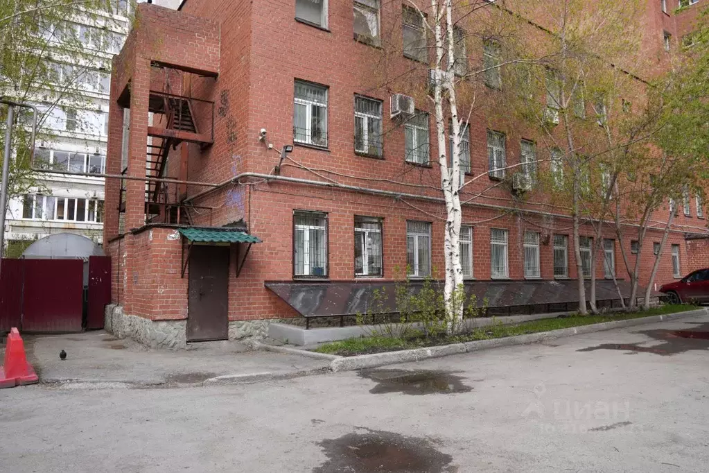 Помещение свободного назначения в Свердловская область, Екатеринбург ... - Фото 1