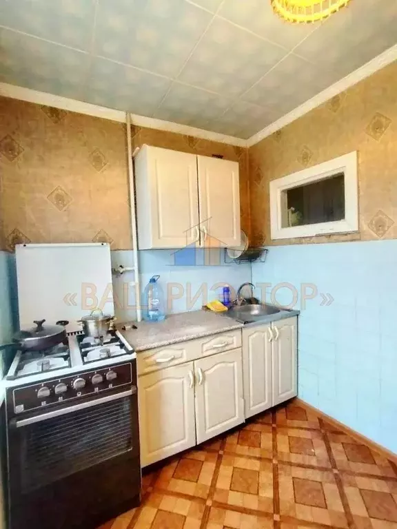 3-к кв. Белгородская область, Губкин ул. Кирова, 46в (56.9 м) - Фото 1