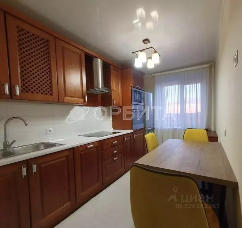 3-к кв. Тюменская область, Тюмень Первомайская ул., 60 (62.2 м) - Фото 0