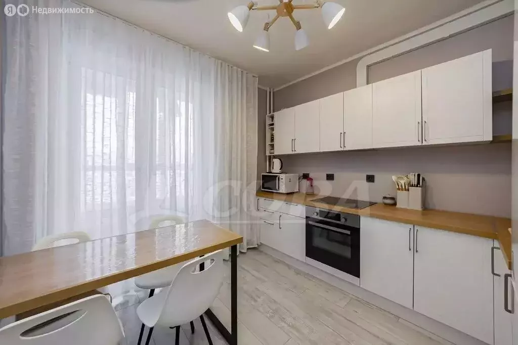 2-комнатная квартира: Тюмень, улица Николая Зелинского, 19 (56.3 м) - Фото 1