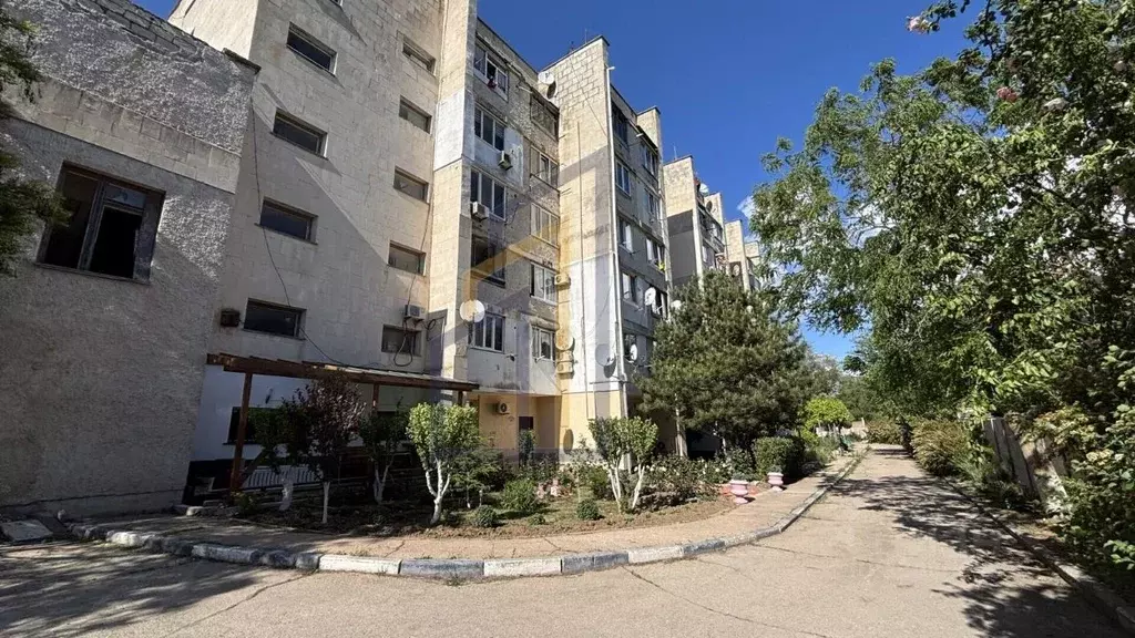 2-к кв. Крым, Евпатория городской округ, Заозерное пгт ул. Аллея ... - Фото 1