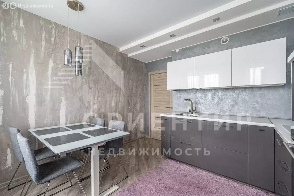 2-комнатная квартира: Екатеринбург, улица Евгения Савкова, 31 (53.7 м) - Фото 1