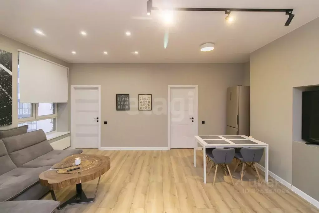 2-к кв. Тюменская область, Тюмень ул. Сакко, 24 (63.0 м) - Фото 1