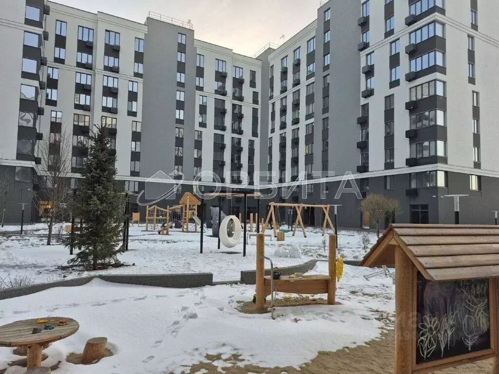 2-к кв. Тюменская область, Тюмень ул. Братьев Бондаревых, 1 (67.5 м) - Фото 1