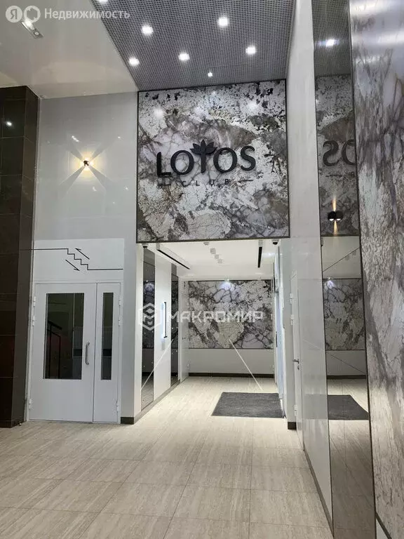 3-комнатная квартира: Санкт-Петербург, проспект Патриотов, 35 (88.5 м) - Фото 1