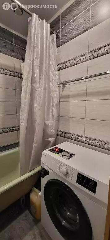 3-комнатная квартира: Кировск, Молодёжная улица, 3 (74.9 м) - Фото 1