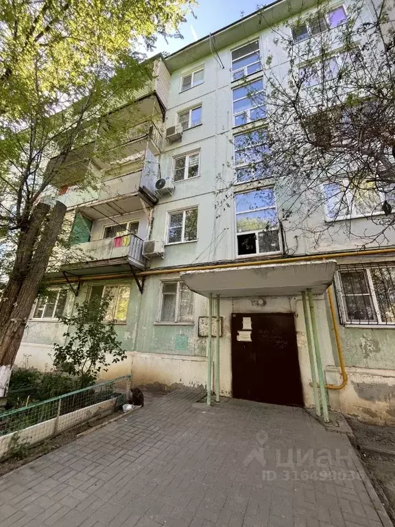 3-к кв. Астраханская область, Астрахань ул. Адмирала Нахимова, 38А ... - Фото 1