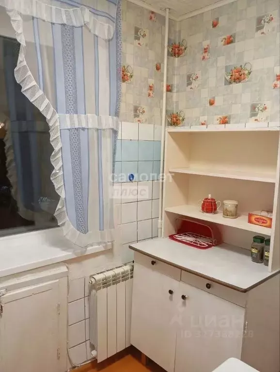 3-к кв. Саратовская область, Энгельс пос. Новое Осокорье, ул. ... - Фото 2