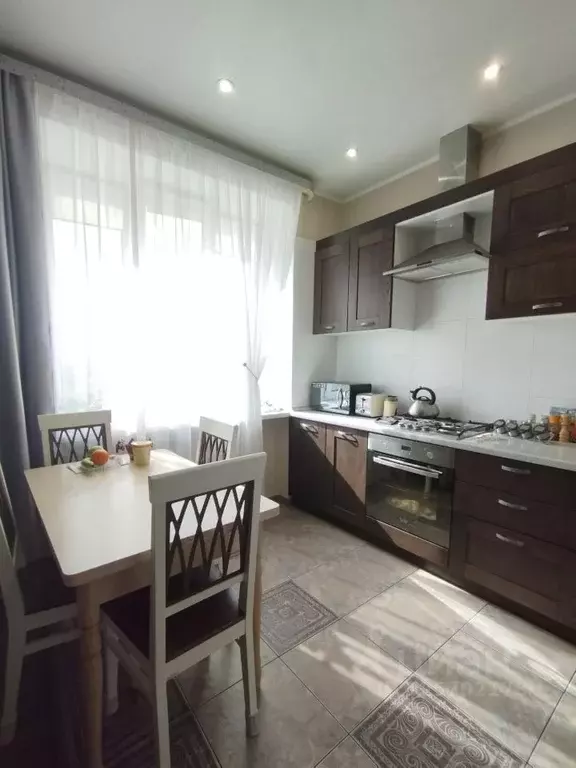 2-к кв. Омская область, Омск ул. Серова, 1В (54.1 м) - Фото 2