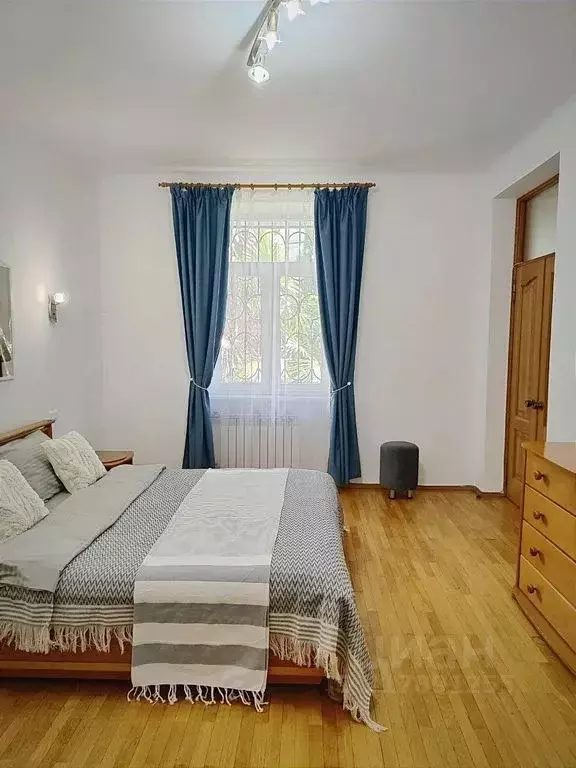 2-к кв. Краснодарский край, Сочи пер. Севастопольский, 8 (48.0 м) - Фото 1