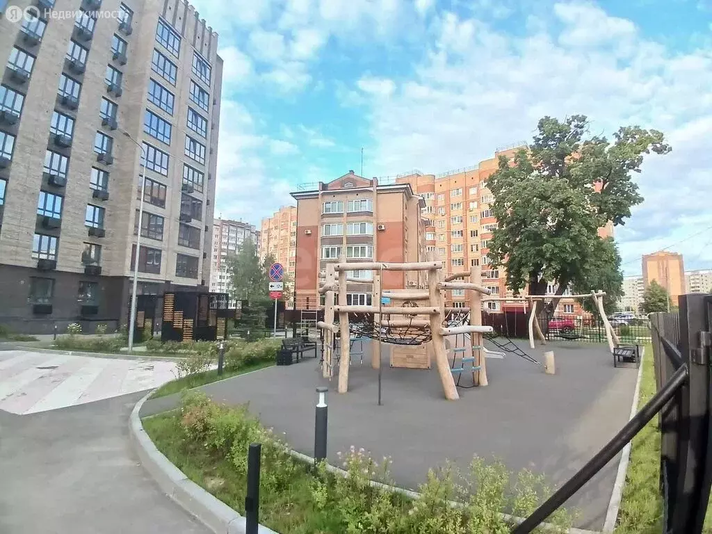 3-комнатная квартира: Йошкар-Ола, улица Баумана, 3 (100 м) - Фото 1