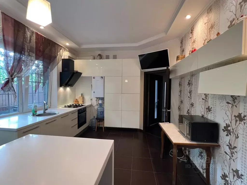 Дом в Ростовская область, Ростов-на-Дону ул. 7-я Залповая, 26 (150 м) - Фото 2