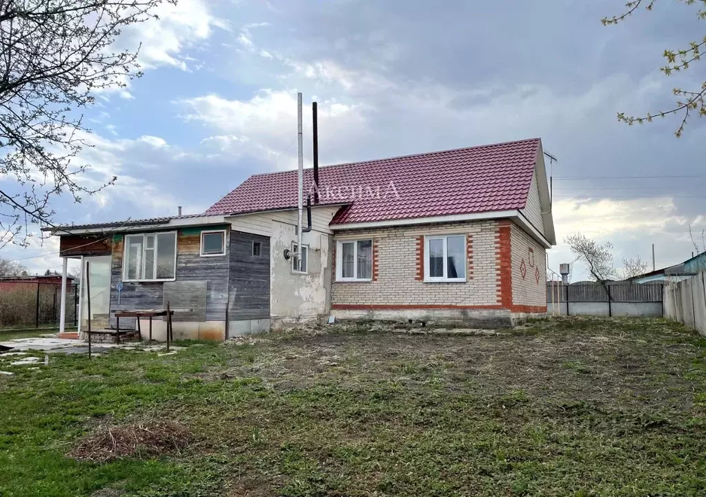 Дом в Омская область, Любинский район, пос. Политотдел ул. Ленина (124 ... - Фото 1