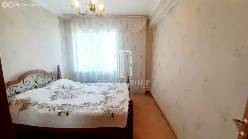 4-комнатная квартира: Махачкала, улица Гайдара, 1А (98 м) - Фото 1