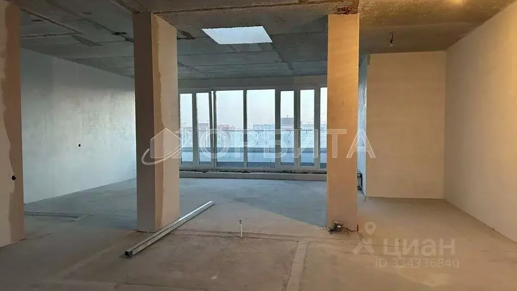 3-к кв. Тюменская область, Тюмень ул. 50 лет Октября, 57В (122.8 м) - Фото 1