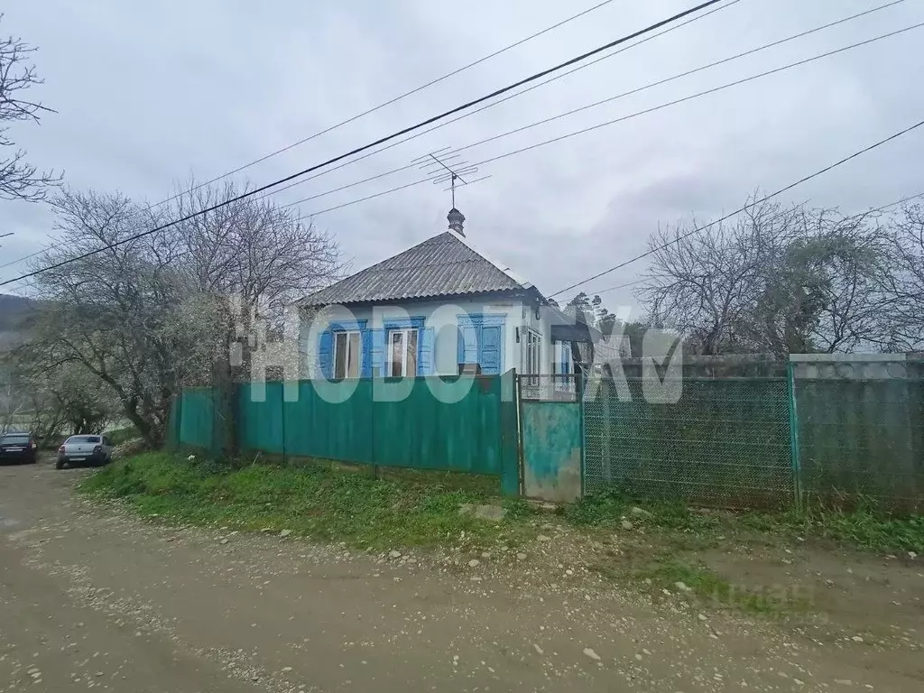 Дом в Краснодарский край, Апшеронск Ротный пер., 1 (60 м) - Фото 1