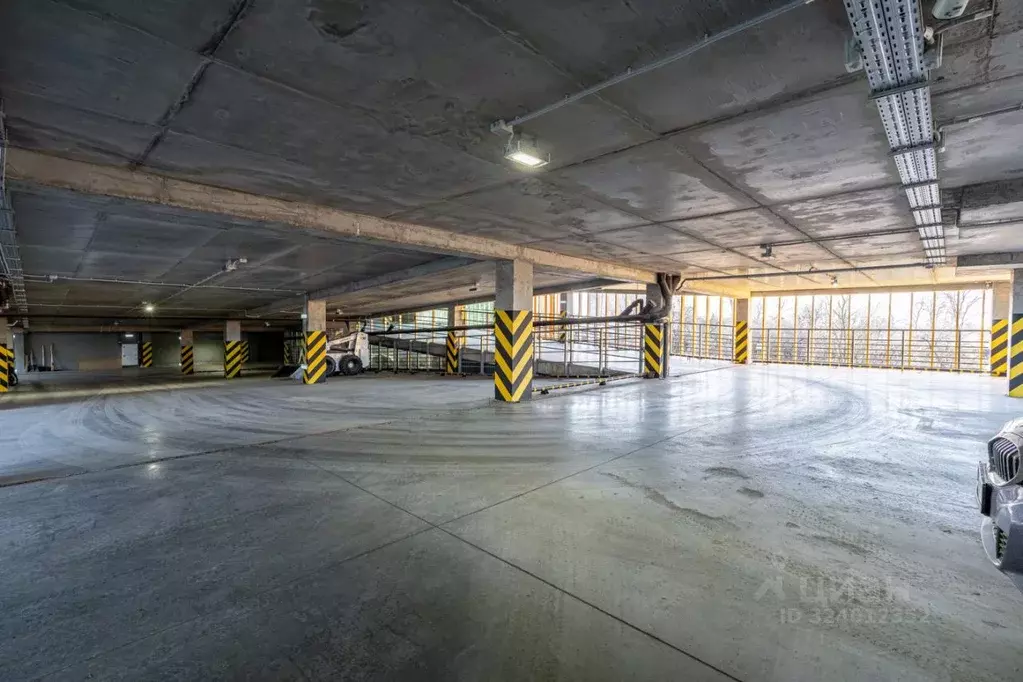 Гараж в Татарстан, Казань ул. Бари Галеева, 18 (13 м) - Фото 1