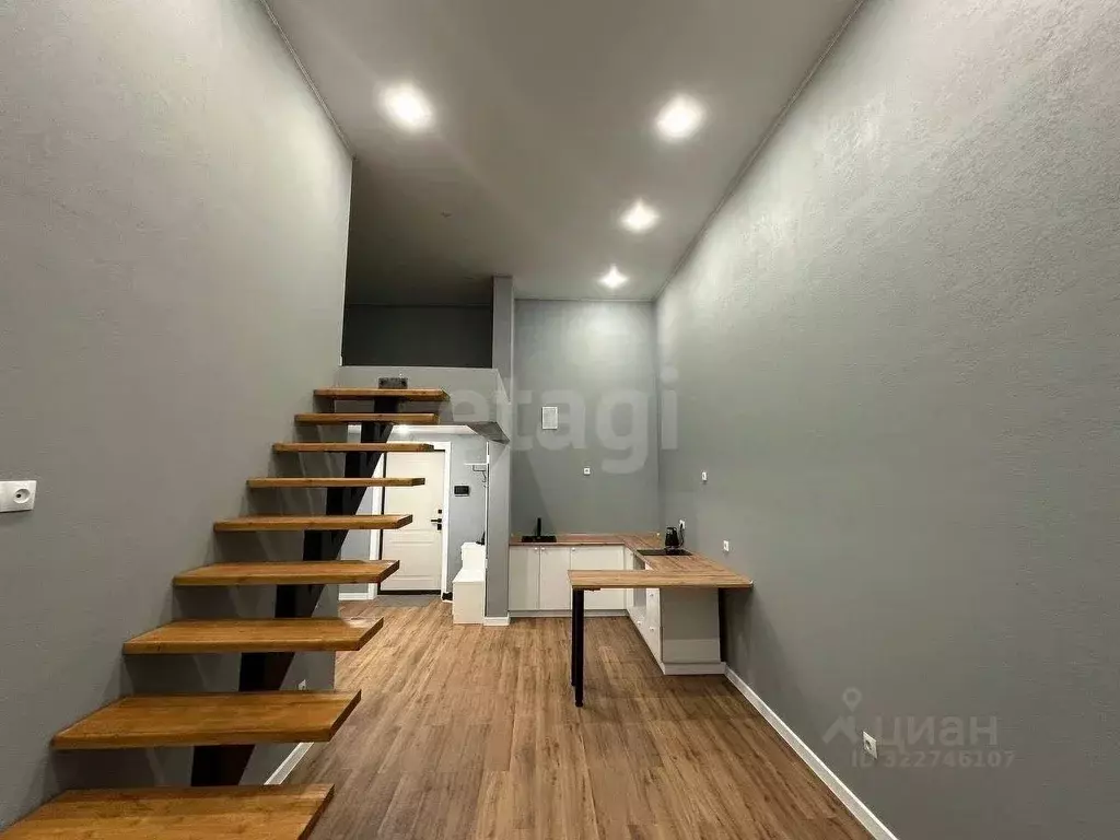 1-к кв. Тюменская область, Тюмень ул. Павла Никольского, 10к1блок1 ... - Фото 0