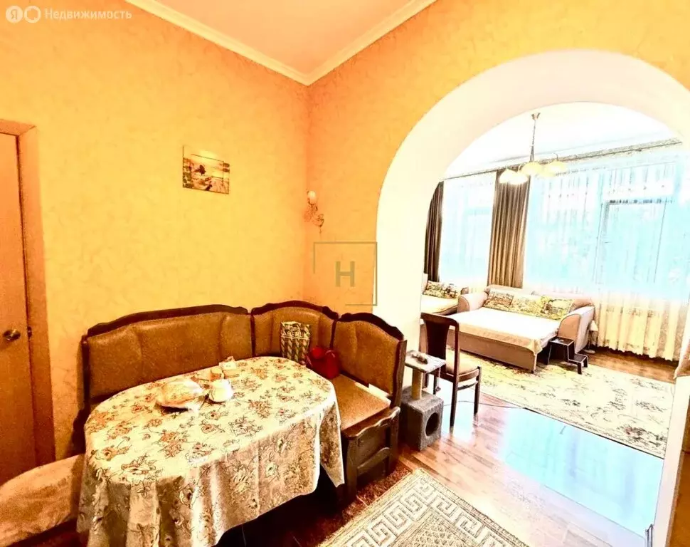 2-комнатная квартира: Евпатория, проспект Победы, 85 (64.9 м) - Фото 2