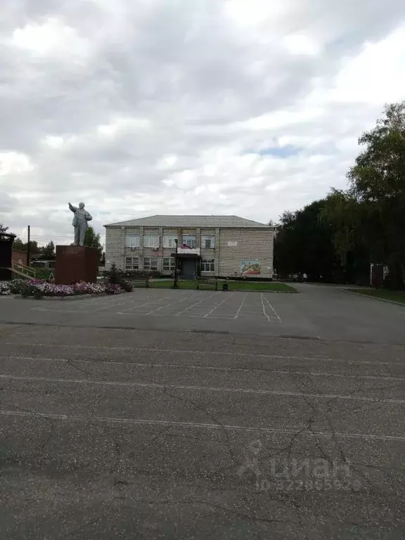 Помещение свободного назначения в Алтайский край, Калманский район, с. ... - Фото 1